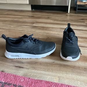 Black Leather Nike airmax- worn twice